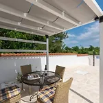 Casa Cosini With Private Pool 포레치