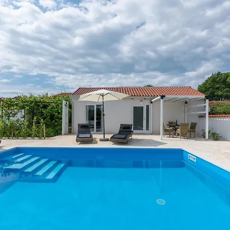 Feriehus Casa Cosini With Private Pool Poreč