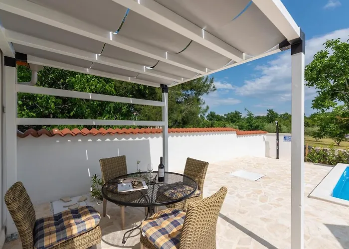 Casa Cosini With Private Pool Πόρετς