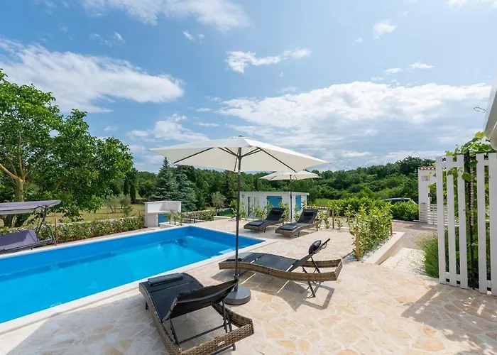 Casa Cosini With Private Pool 펜션 포레치